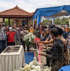 Bupati Gunungkidul Resmikan Pasar Kas Desa Logandeng